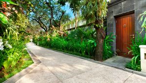 Sun Island Boutique Villas & Spa - Garden Path