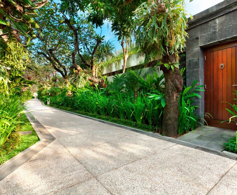 Sun Island Boutique Villas & Spa - Garden Path