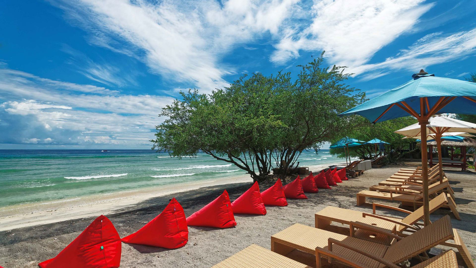 Jambuluwuk Oceano Gili Trawangan - Beach View