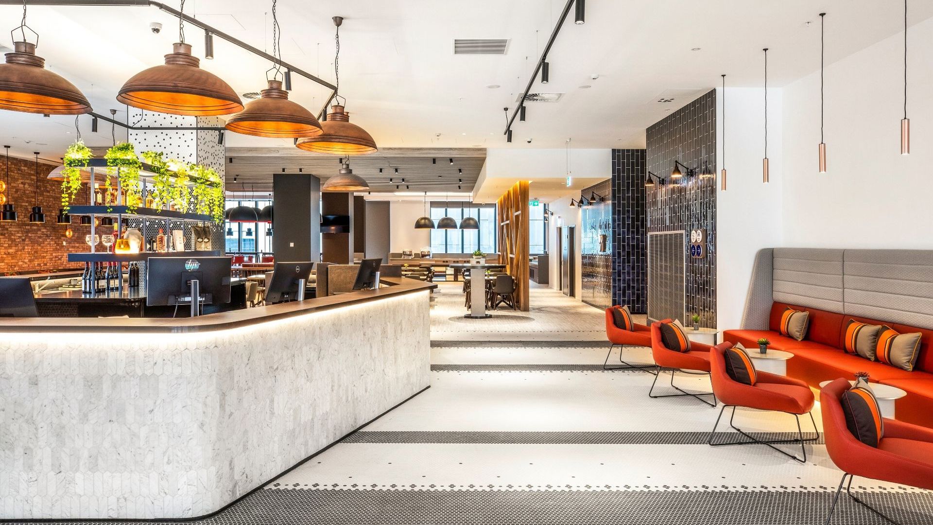 Holiday Inn Express Melbourne Little Collins - Lobby