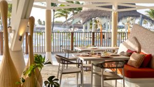 Centara Mirage Lagoon Maldives - Pool Bar