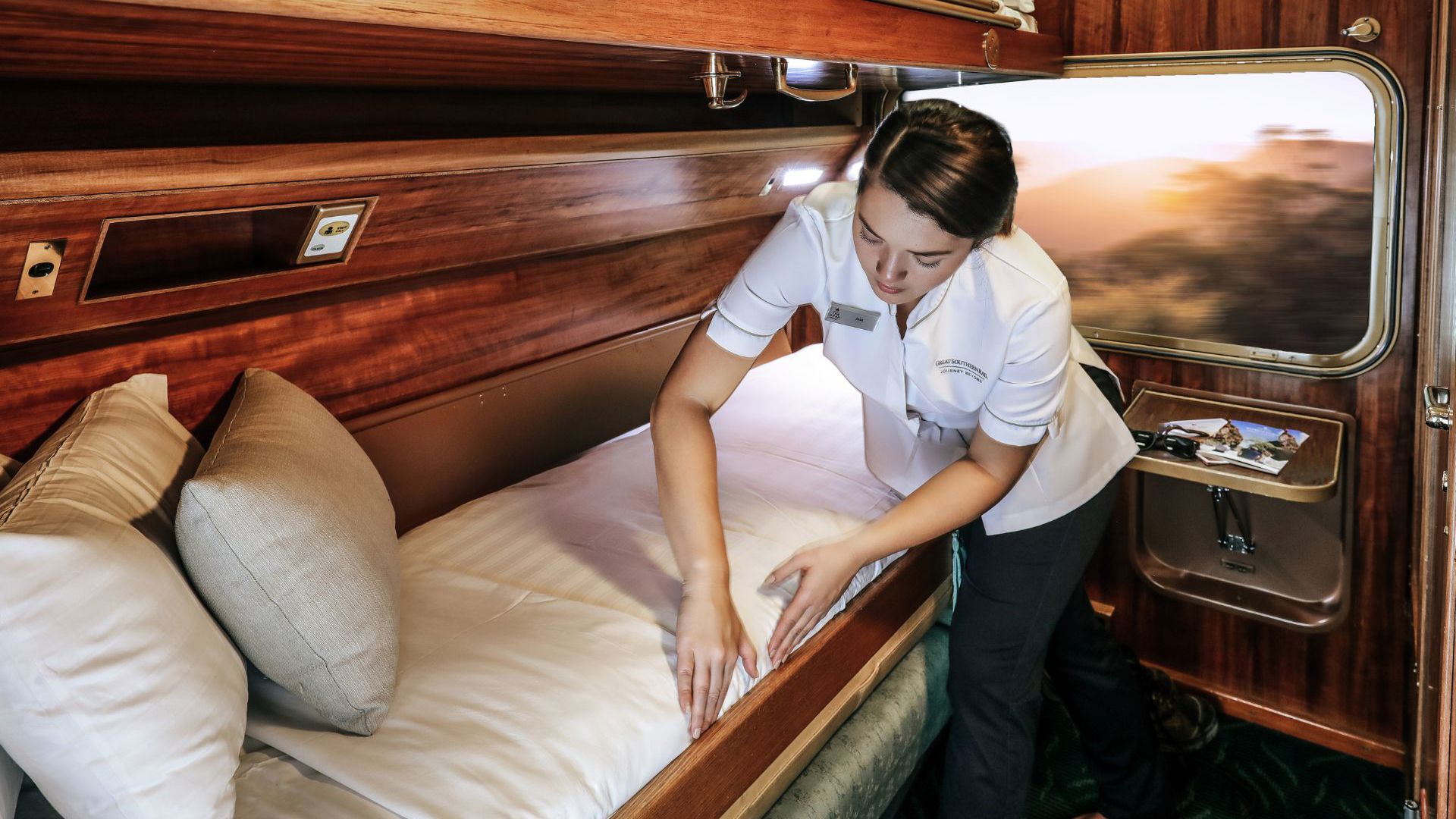 The Ghan Gold Service Twin Cabin © Journey Beyond