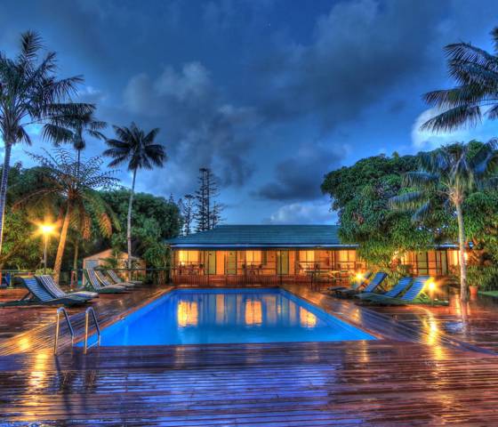 Paradise Hotel Pool