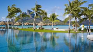Four Seasons Resort Bora Bora pool