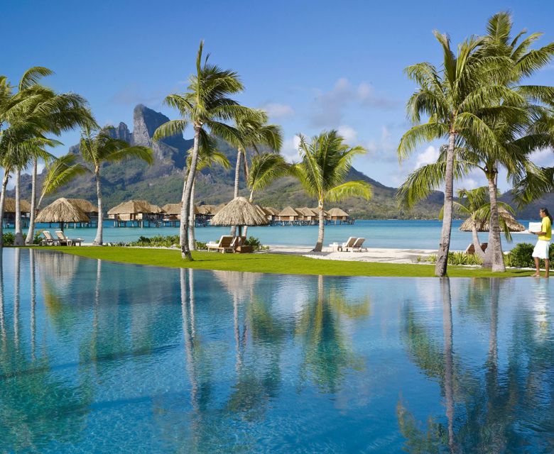 Four Seasons Resort Bora Bora pool