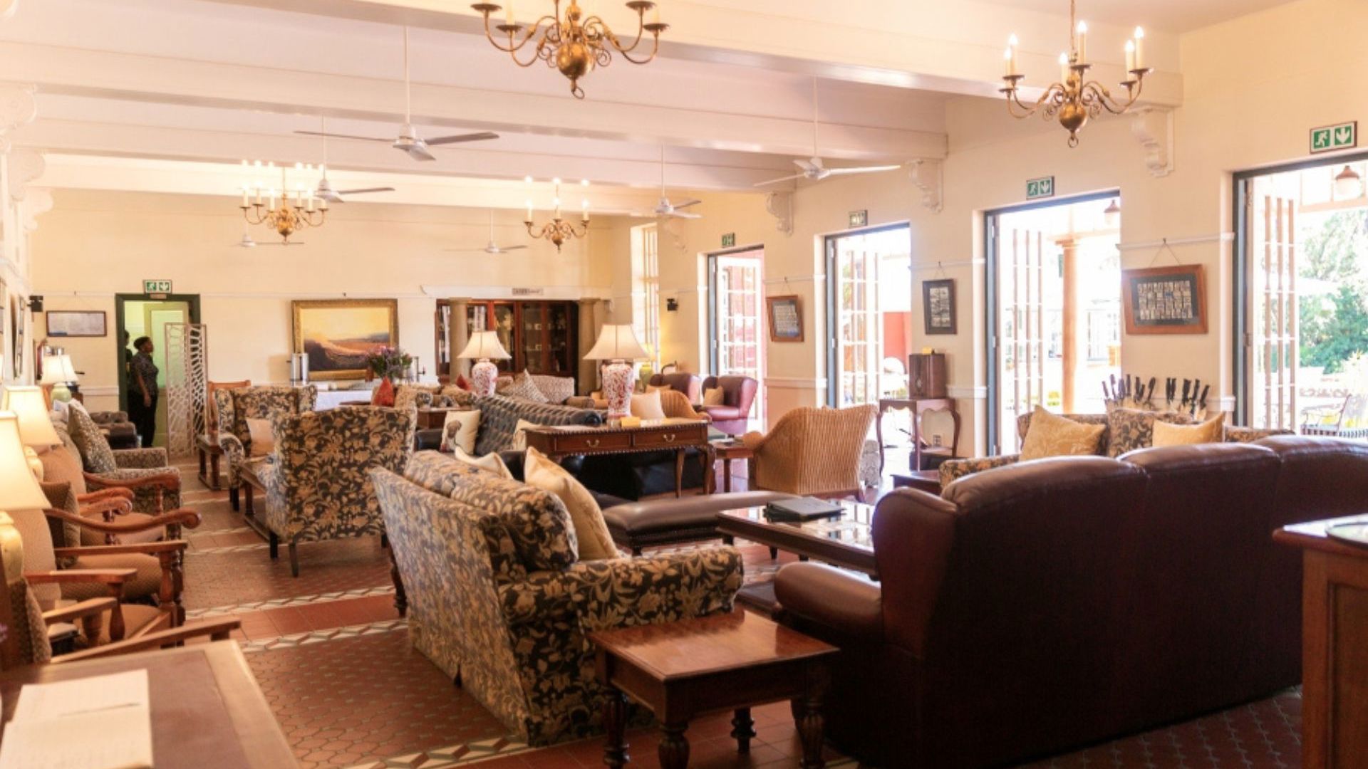 Viva Expeditions - Rovos Rail Departure Lounge