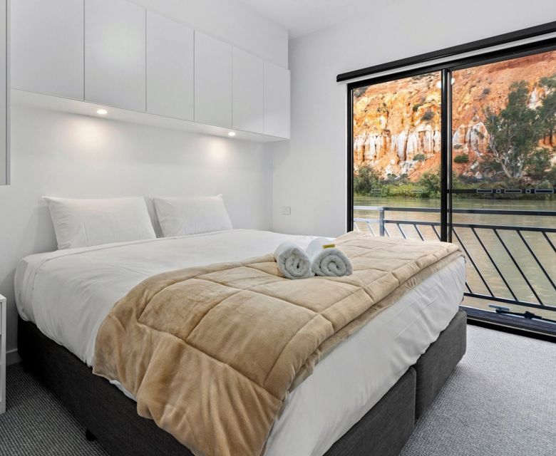 Houseboat Bedroom CR Murray River Trails