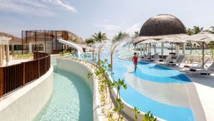 Centara Mirage Lagoon Maldives - Pool Area