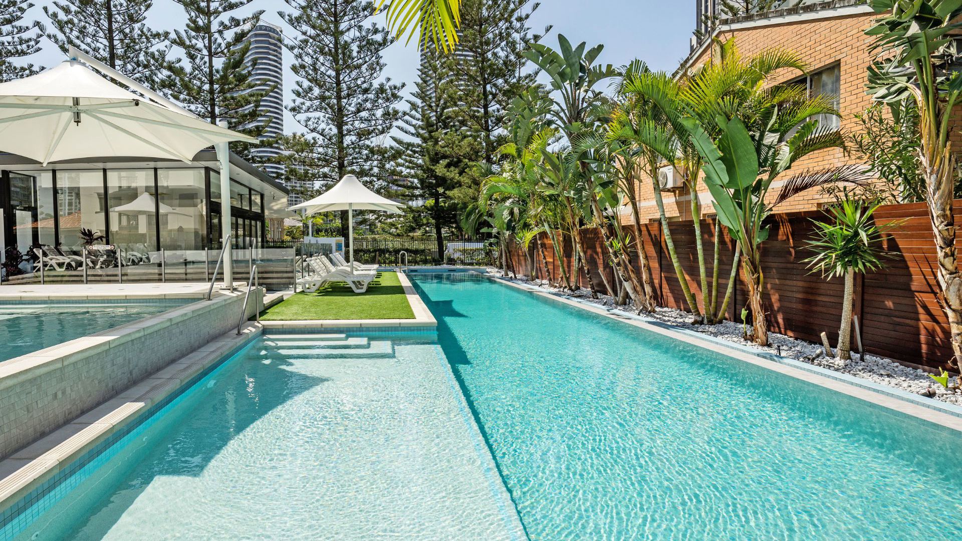 Ultra Broadbeach pool