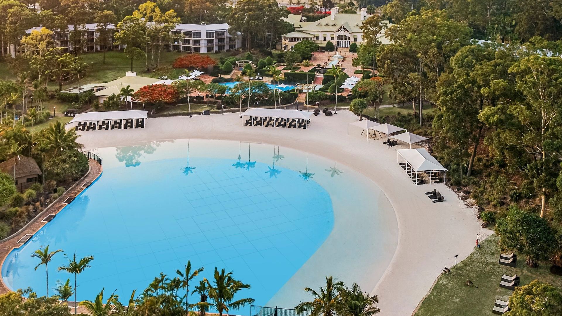  Intercontinental Sanctuary Cove Resort Lagoon