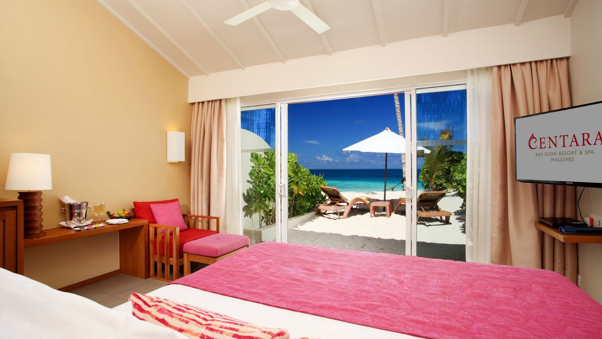 Centara Ras Fushi Lagoon Beach Villa