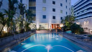 Rendezvous Hotel Singapore - Swimming Pool
