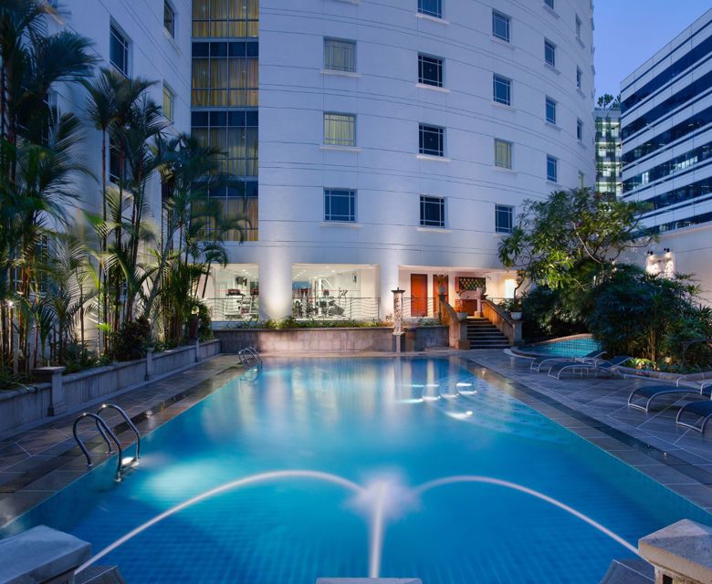 Rendezvous Hotel Singapore - Swimming Pool