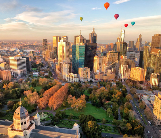 Hot Air Balloon over Melbourne 