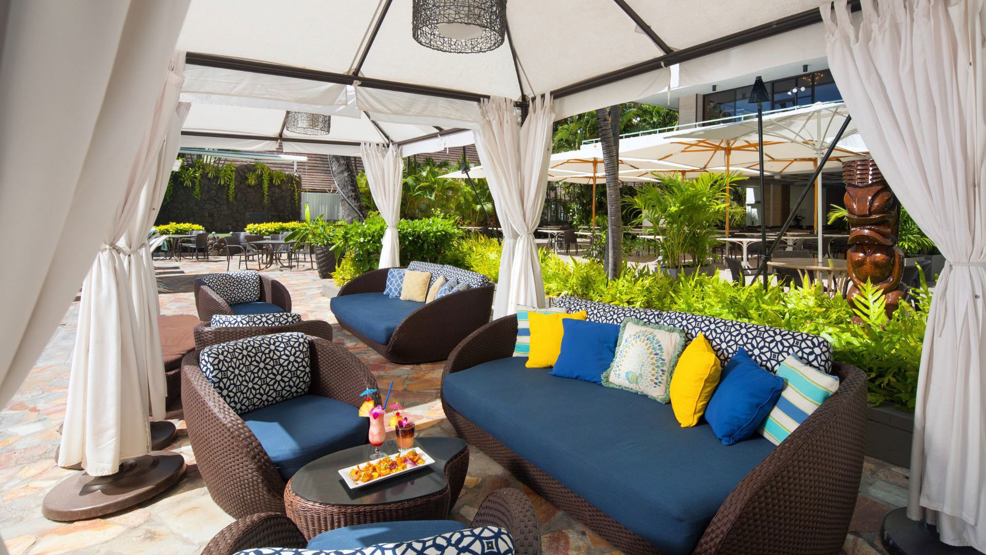 Sheraton Princess Kaiulani - Pool Cabanas