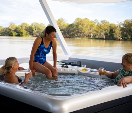 Spa On High River Top Deck CR Murray River Trails