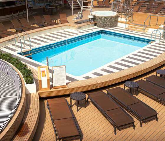 Queen Anne Panorama Pool Club 