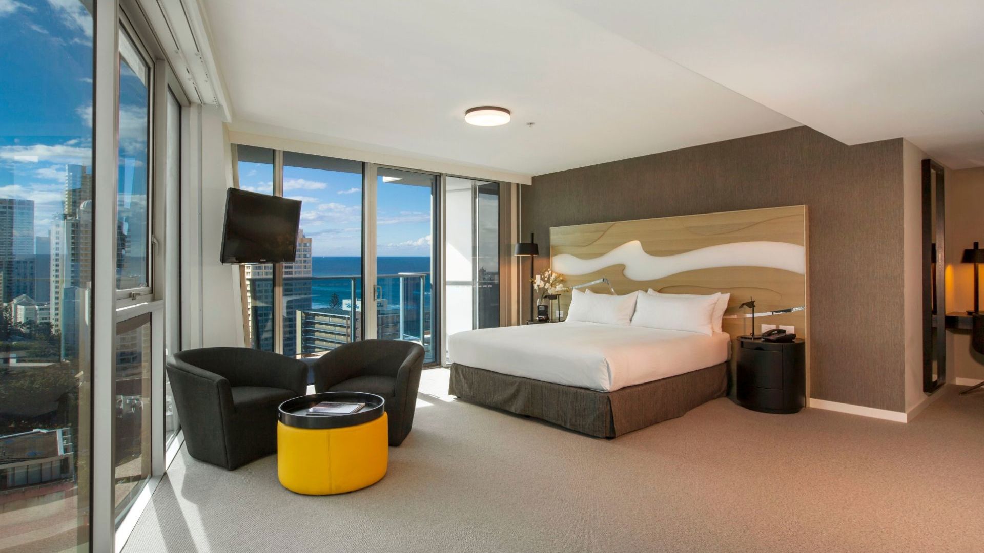  Hilton Surfers Paradise & Residences Deluxe Room 