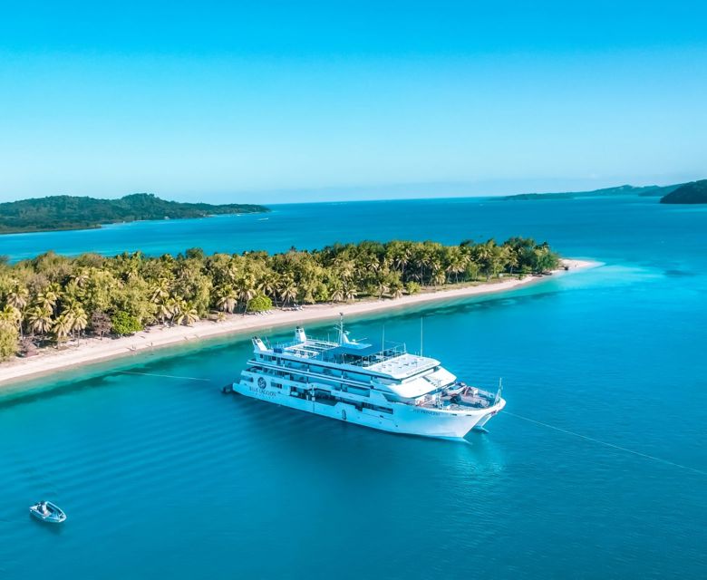 Fiji Princess sailing at Nanuya Island