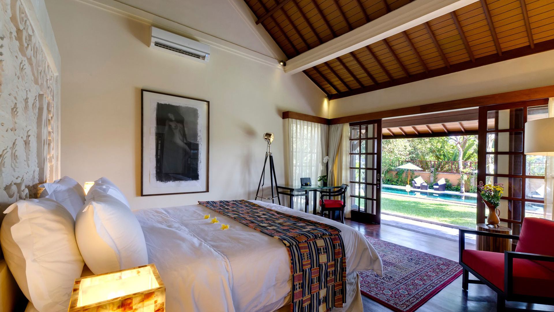 Villa San - Master Bedroom