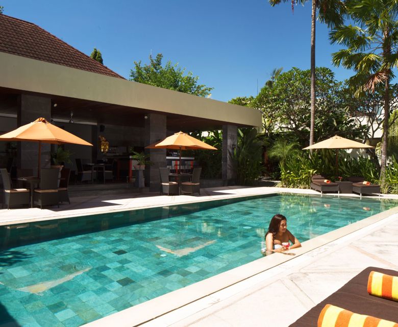 Sun Island Boutique Villas & Spa - Pool & Cafe Area