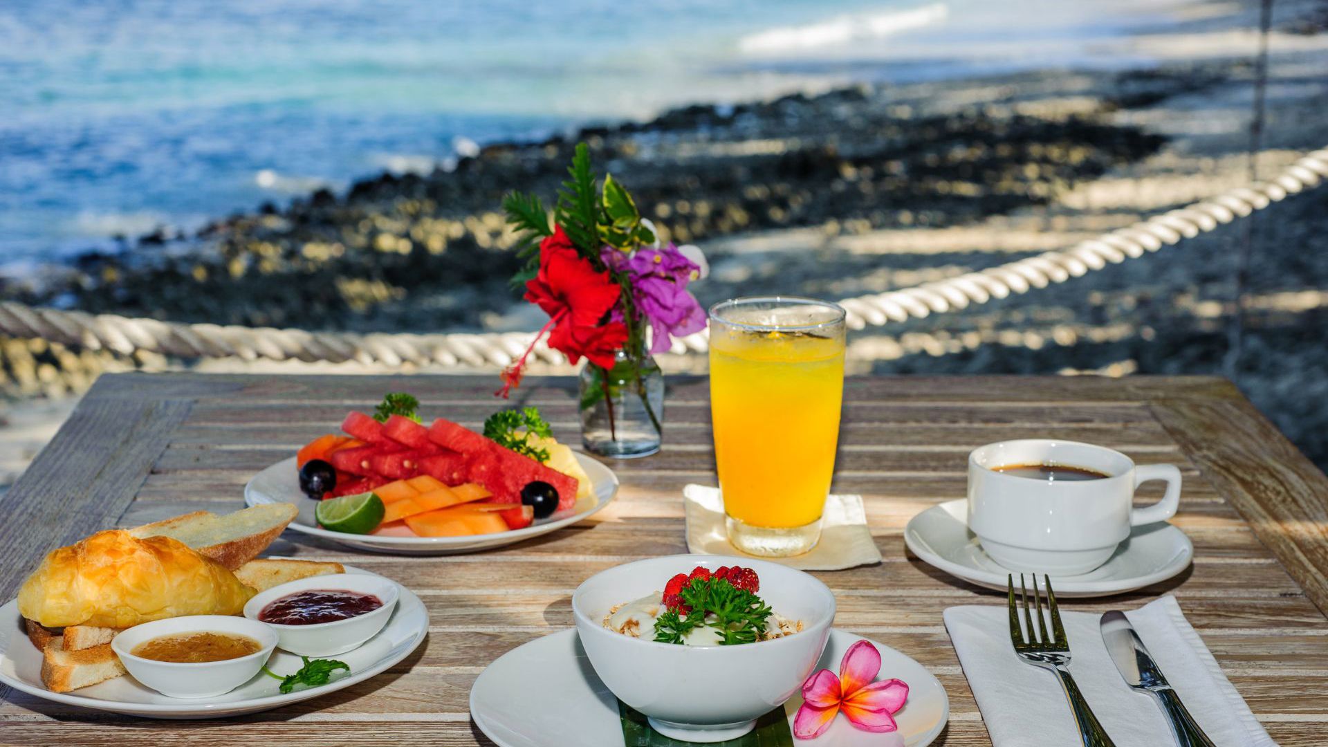 Breakfast at Nusa Hai Tide Beach Resort