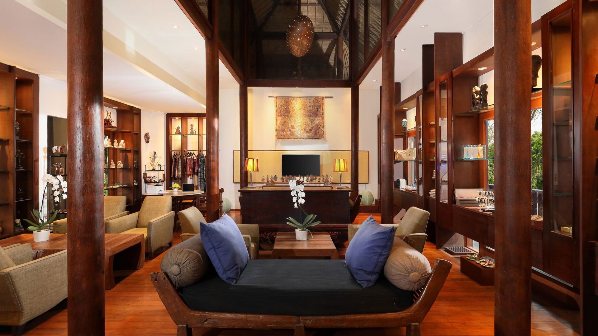 Maya Ubud Resort & Spa - Art Lounge