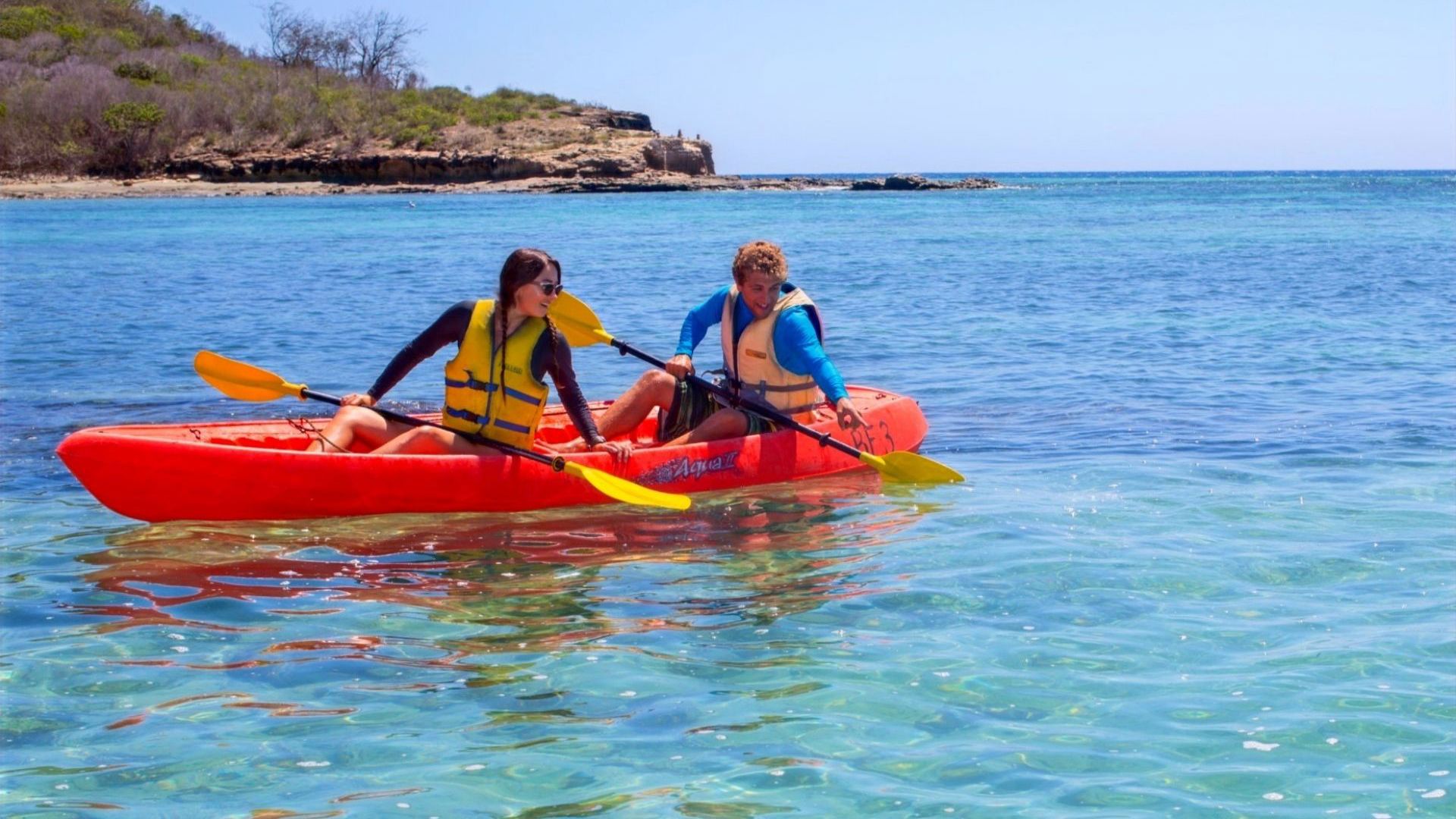 Barefoot Kuata Island Resort - kayaking