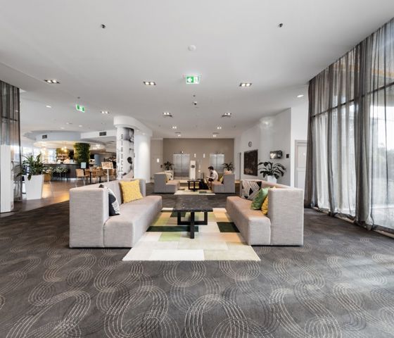 Holiday Inn Potts Point Lobby