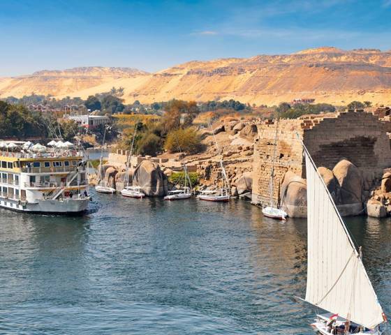 Ama Dahlia at Nile River