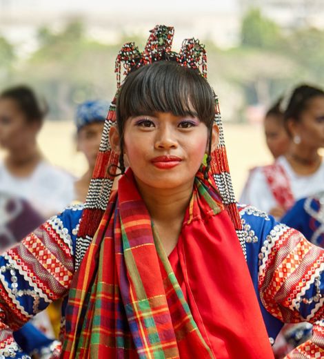 Filipina dancer at festival