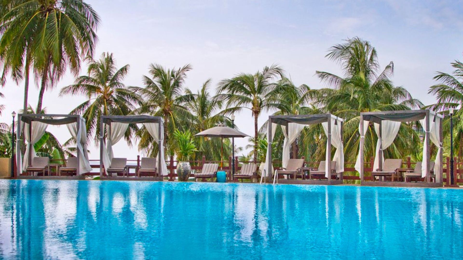 Cape Panwa Hotel - Main Pool