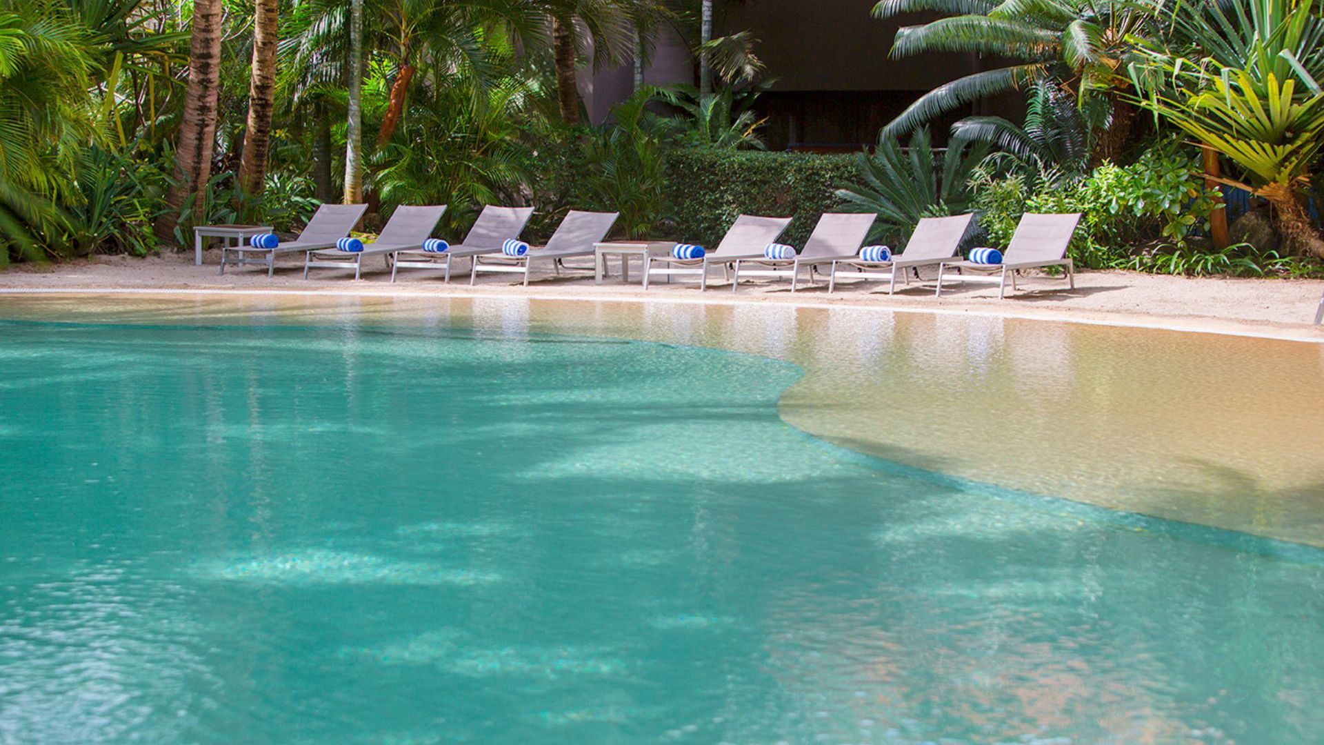 Ramada Noumea Pool