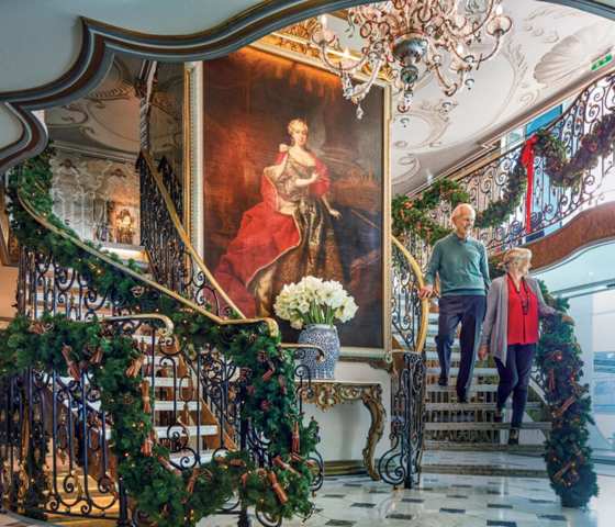 Uniworld Lobby - Holiday