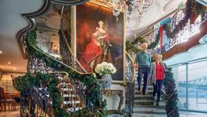 Uniworld Lobby - Holiday