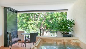 Regal Port Douglas 1 Bedroom Outdoor Jacuzzi Balcony
