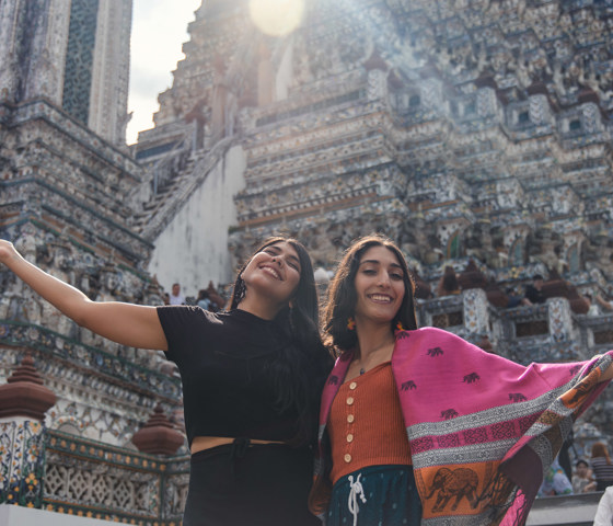 Bangkok Temple Of Dawn Lifestyle