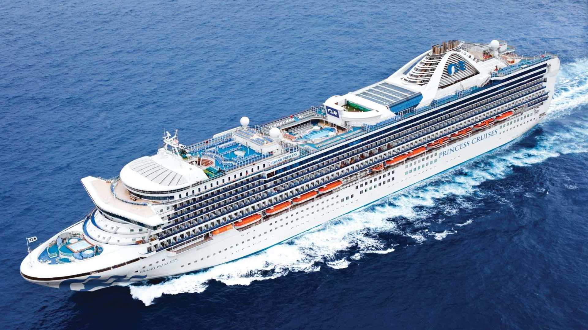 Grand Princess at Sea