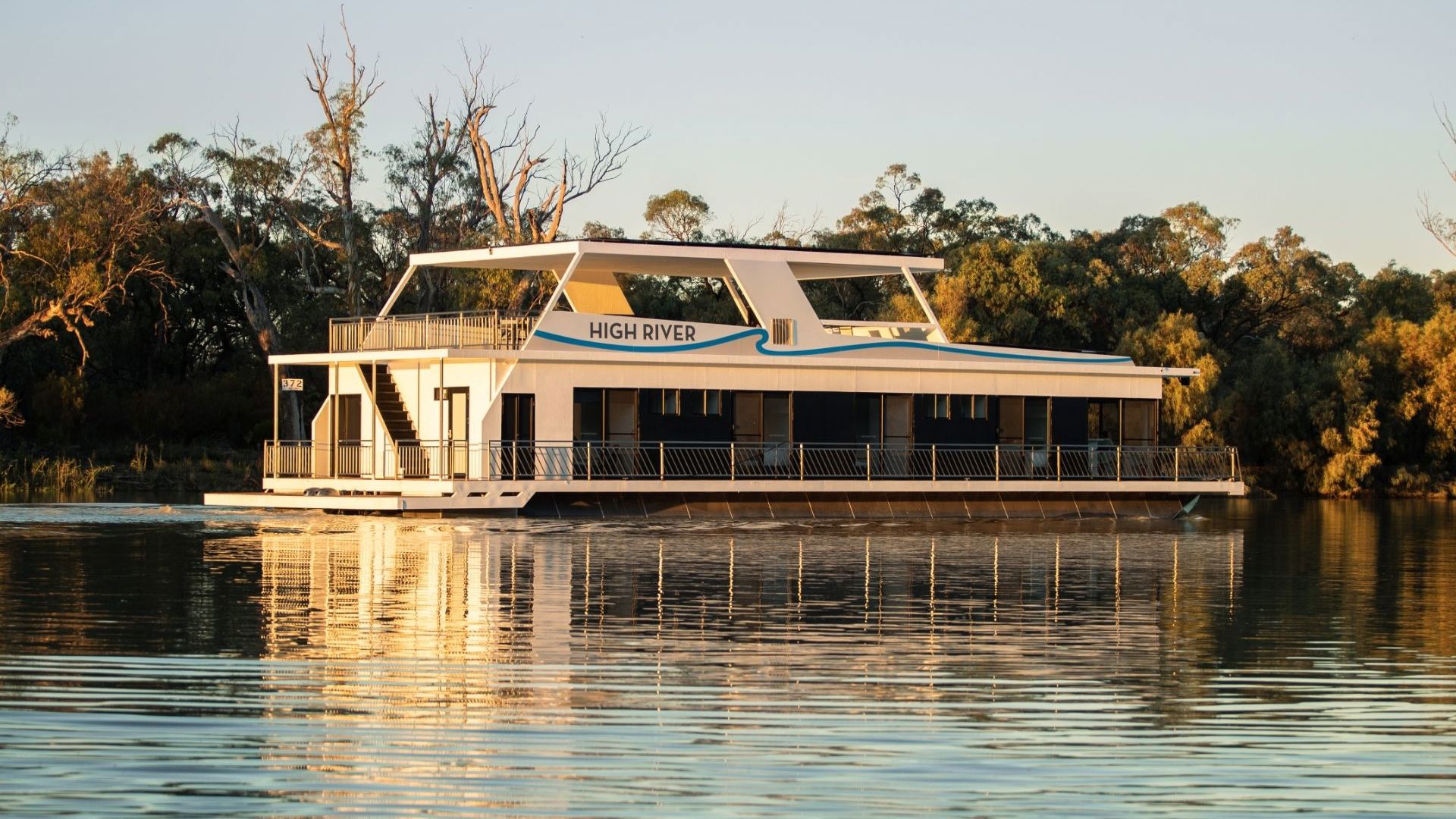 High River Houseboat CR Murray River Trails