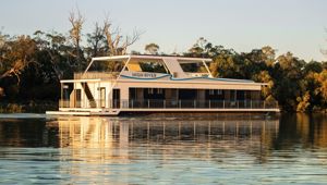 High River Houseboat CR Murray River Trails