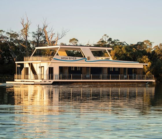High River Houseboat CR Murray River Trails