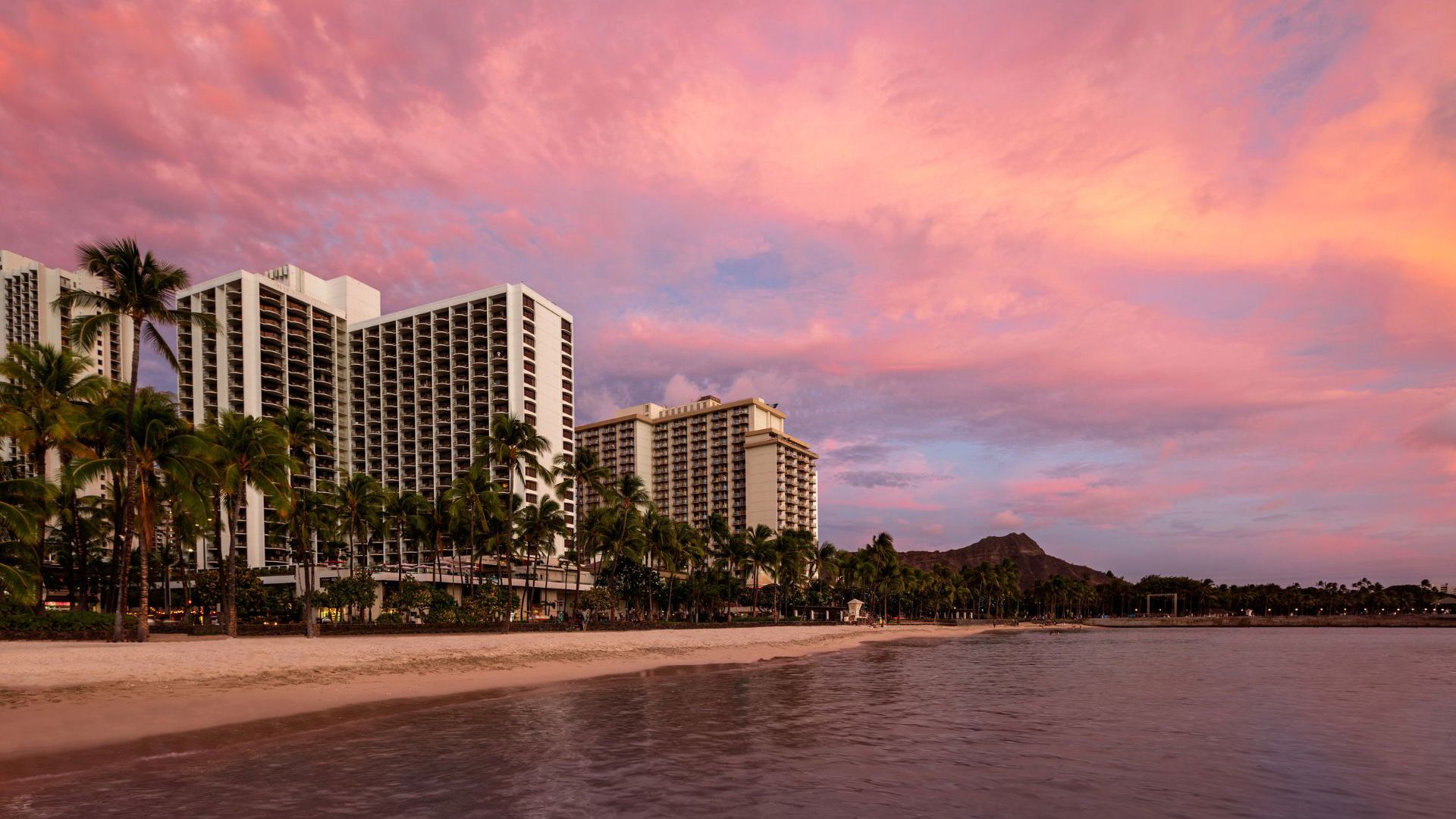 Waikiki Beach Marriott Resort & Spa - Exterior View