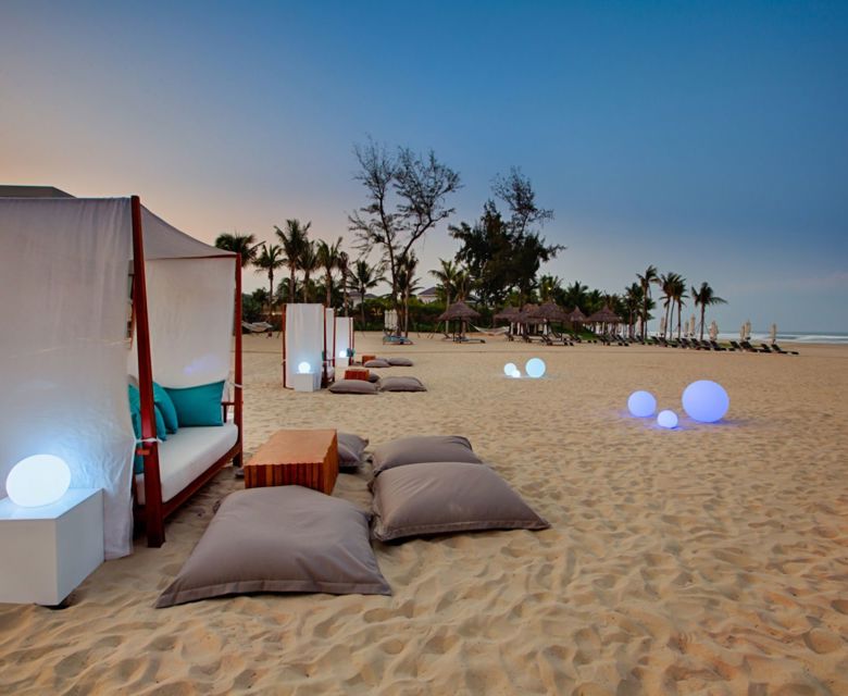 Pullman Danang Beach Resort - Azure Beach Lounge