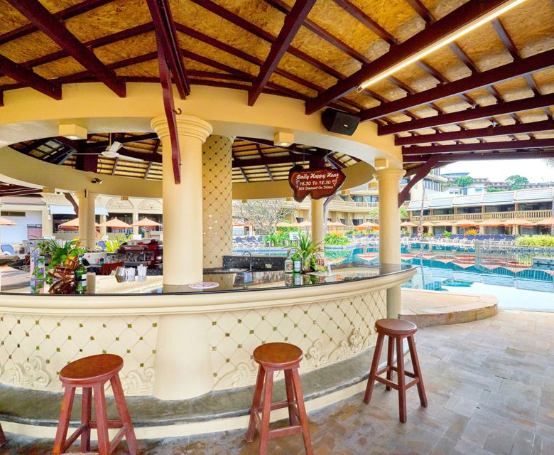 Beyond Resort Kata - Pool Bar