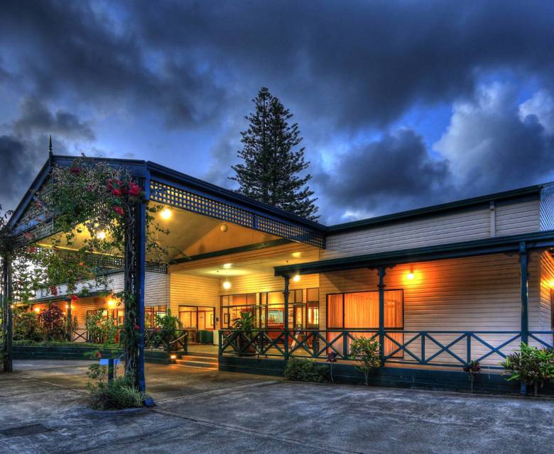 Paradise Hotel Entrance