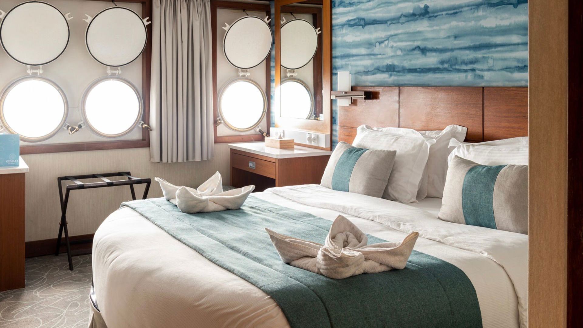 Cruise cabin