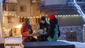Sun Peaks Apres - Image Credit Destination BC Cristina Gareau