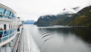 Cruising Fiordland National Park