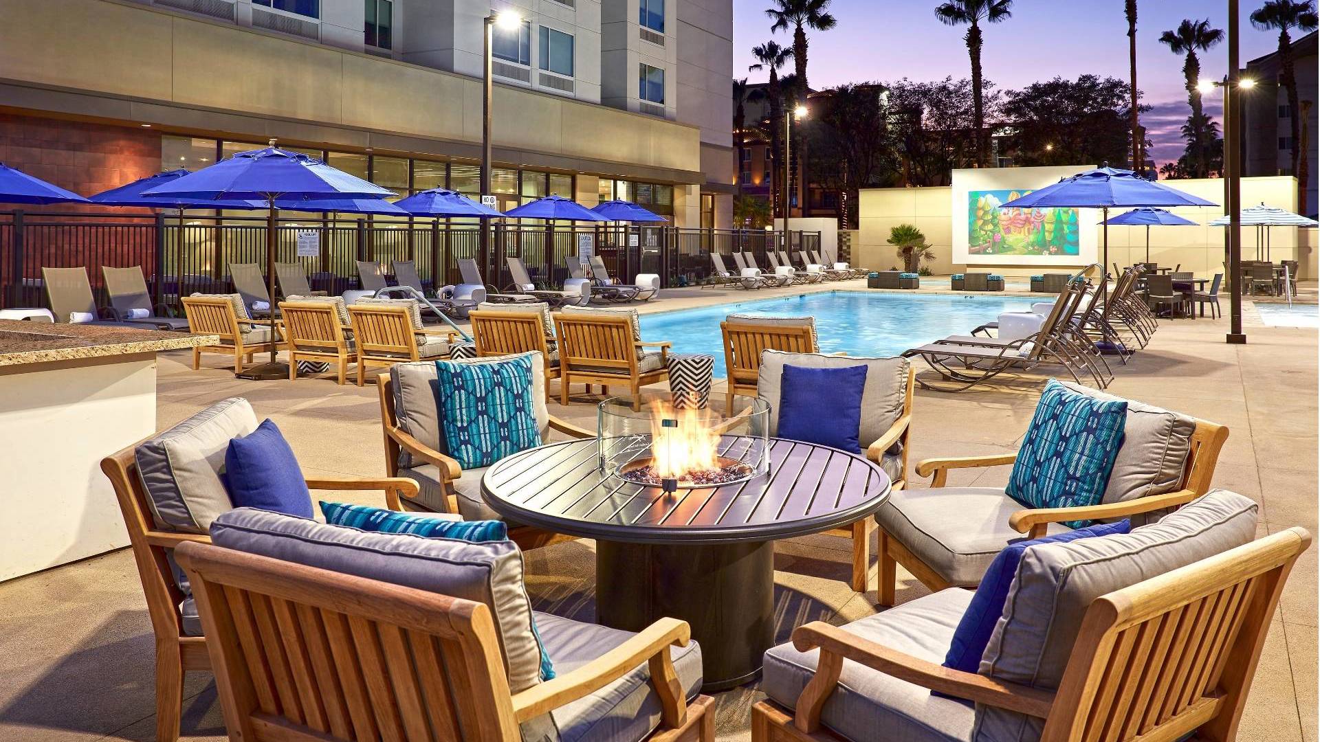 Cambria Hotel & Suites Anaheim Resort Area