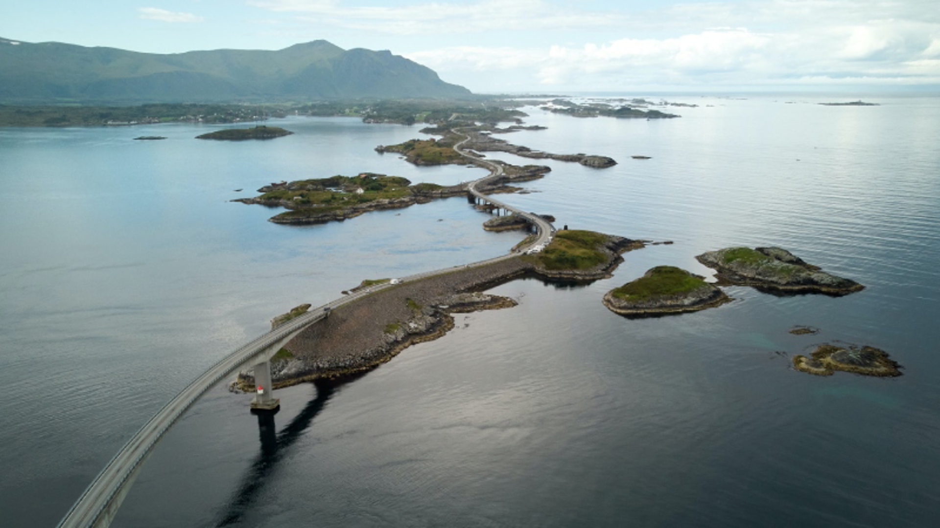 The Atlantic road in Norway - Credit: Unsplash / Barnabas Davoti